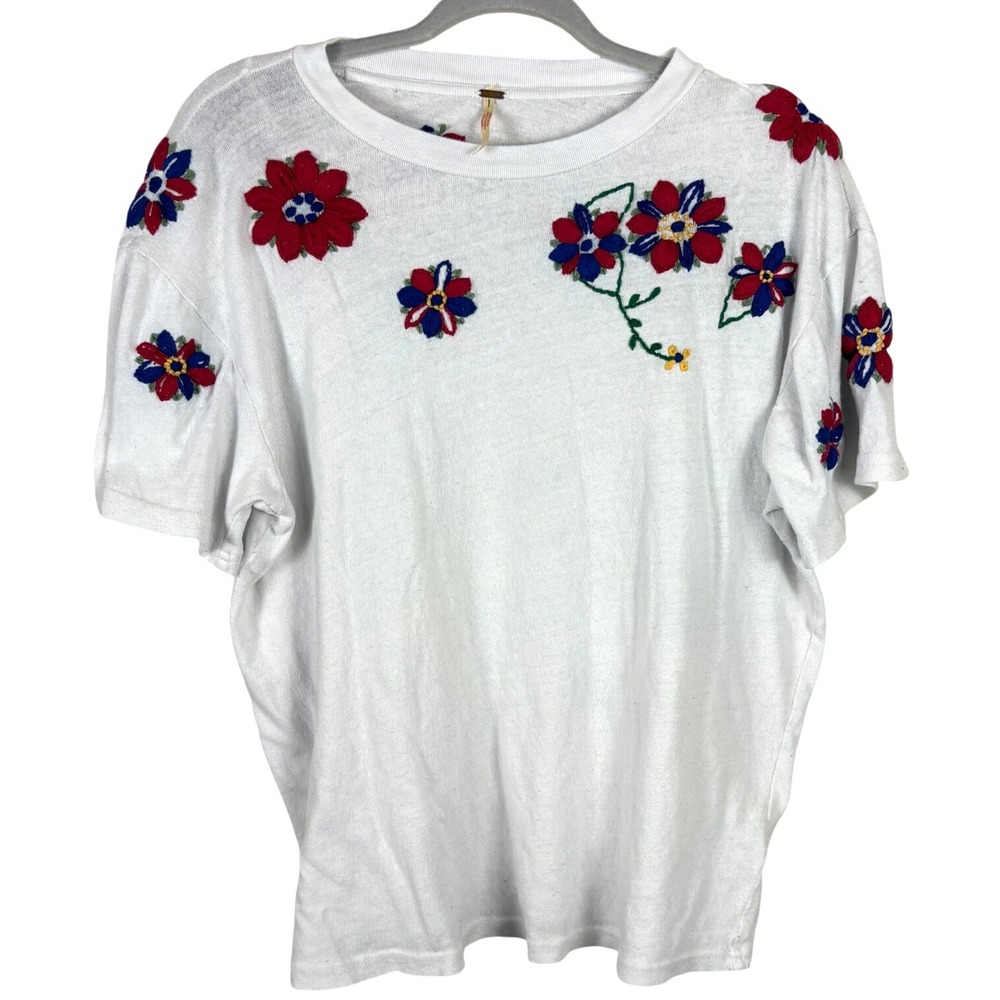 Free People Petal Stitch Floral Embroidered Knit Top Tee Size Medium - Picture 4 of 6